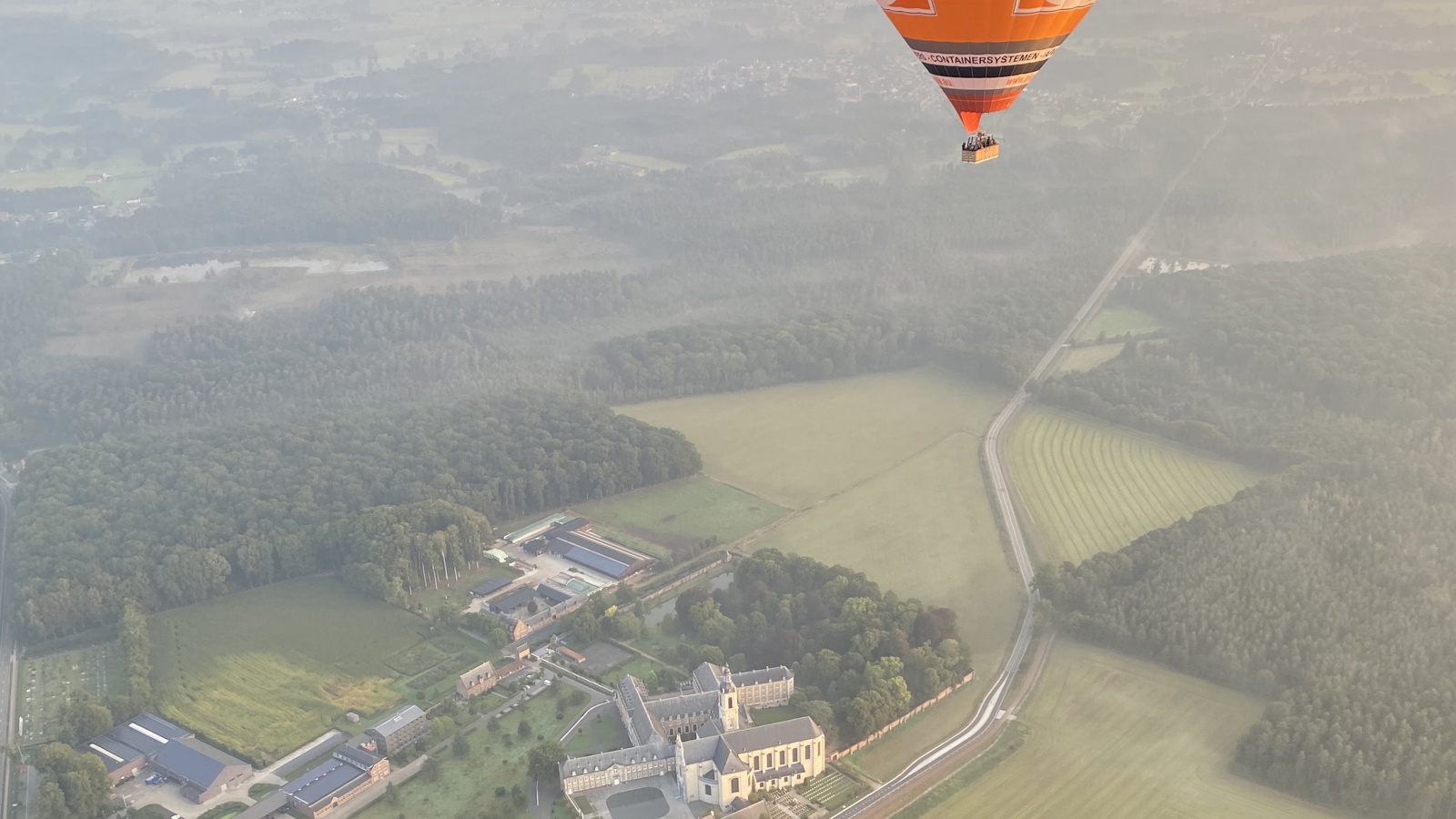 Ballonvaren boven Averbode