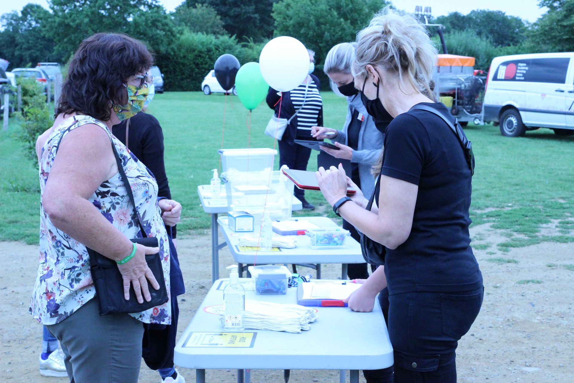 Passagiers check in