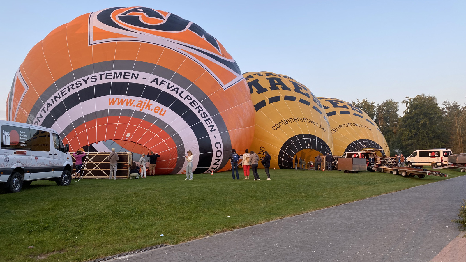 in de ochtend ballonvaren