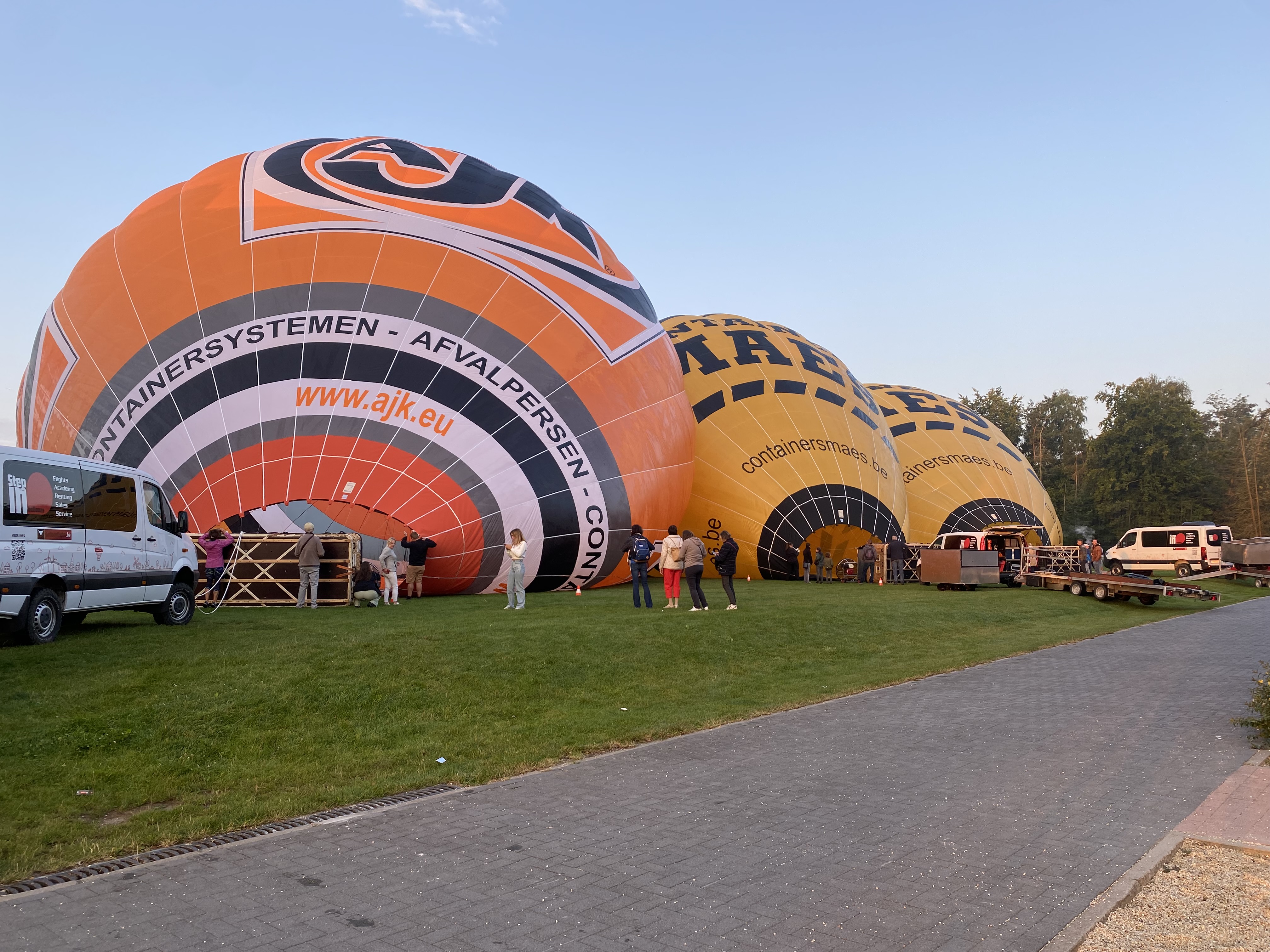 in de ochtend ballonvaren